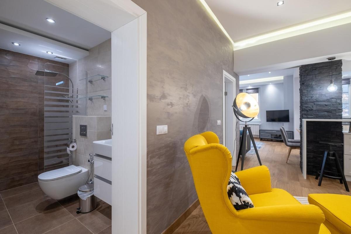 Apartment Dream 2bdr 2bthr At The Location *