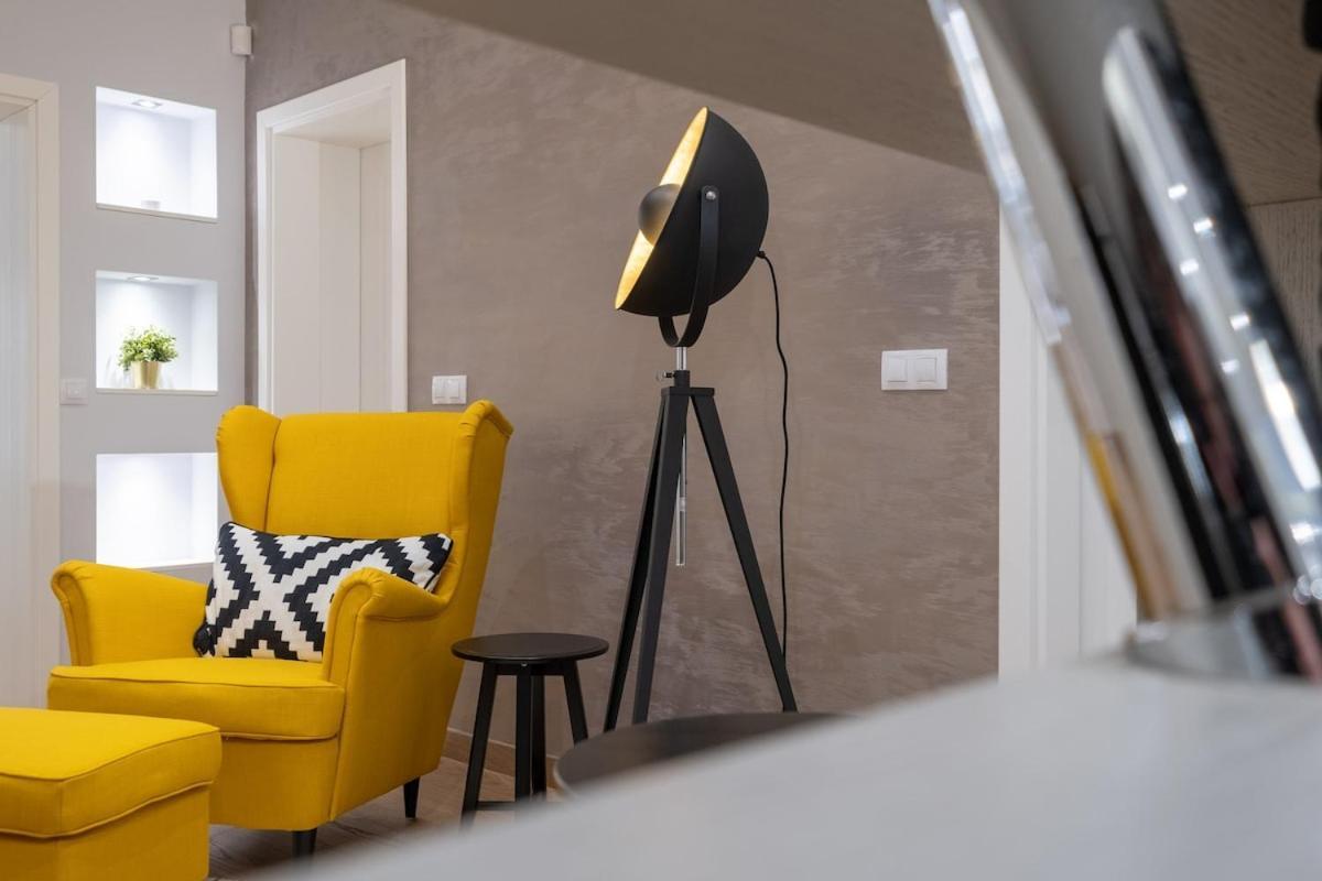 Dream 2bdr 2bthr At The Location Apartment *