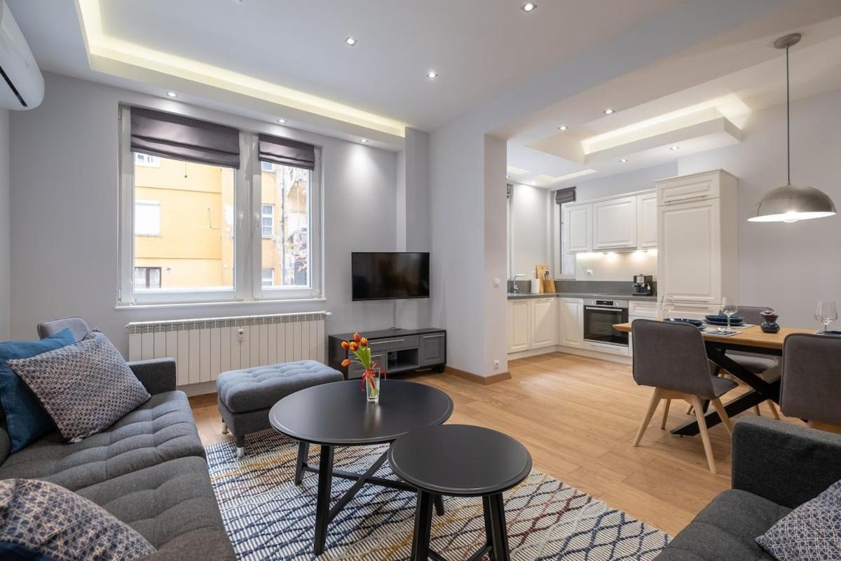 Dream 2bdr 2bthr At The Location Apartment *