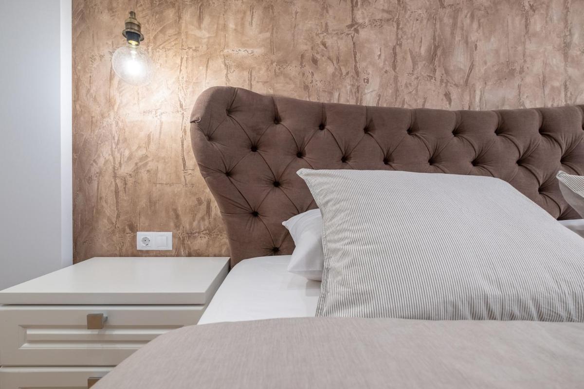 Dream 2bdr 2bthr At The Location Apartemen